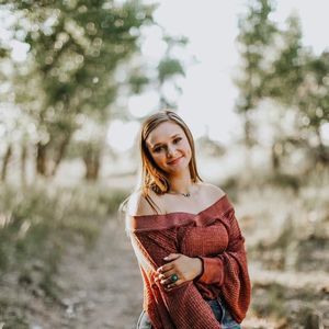 Meet your Posher, Danae